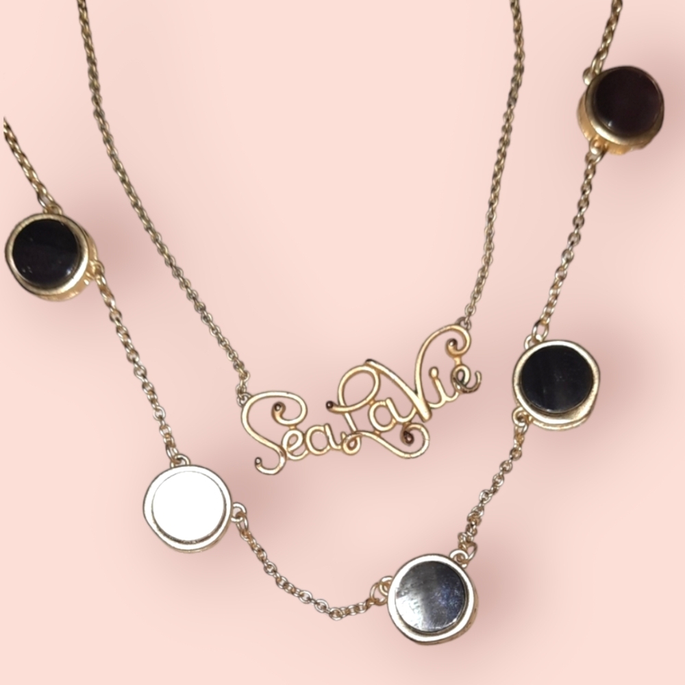 Set Spartina449 Naia mother of Pearl & sea la vie script necklaces